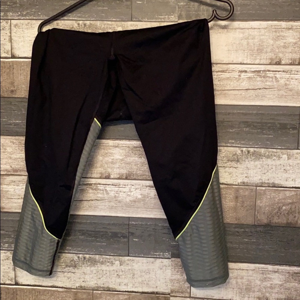 Victoria secret Capri knockout legging